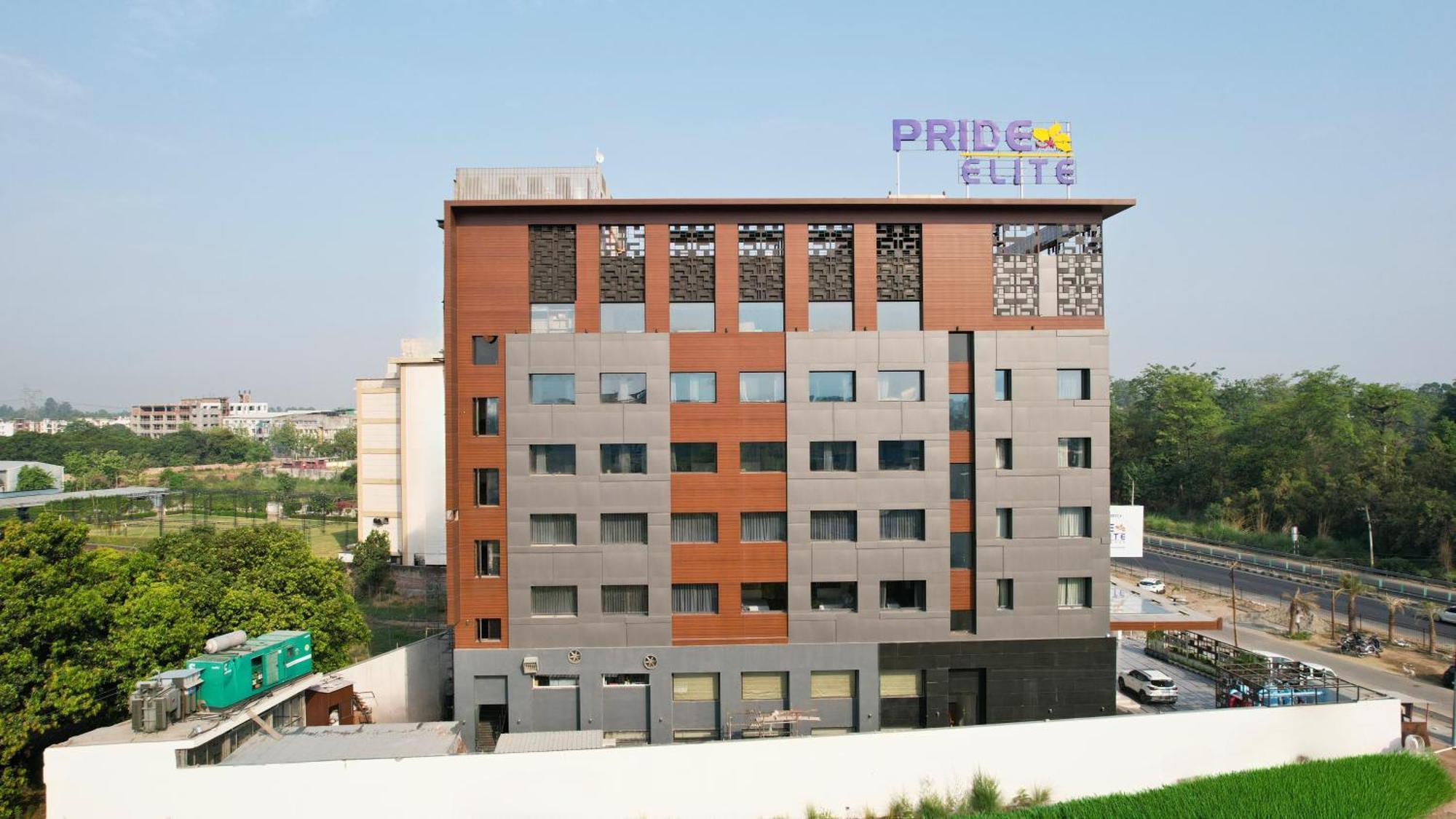 Hotel Pride Elite Haridwār Esterno foto