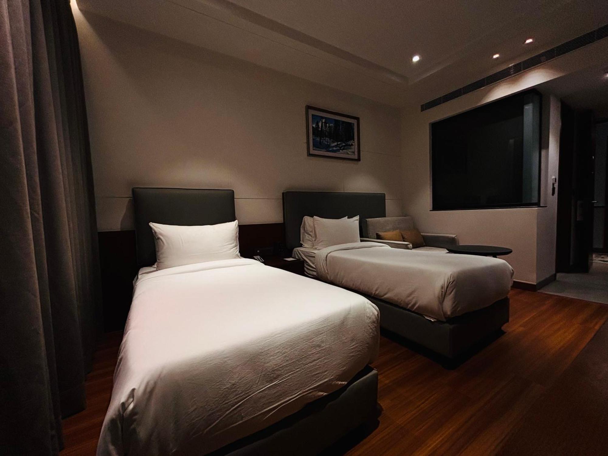 Hotel Pride Elite Haridwār Esterno foto